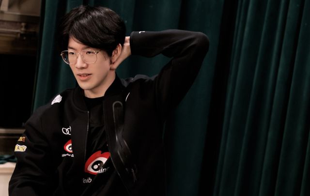 随着JDG输掉一小场，TES成为目前LPL唯一小场不败的战队