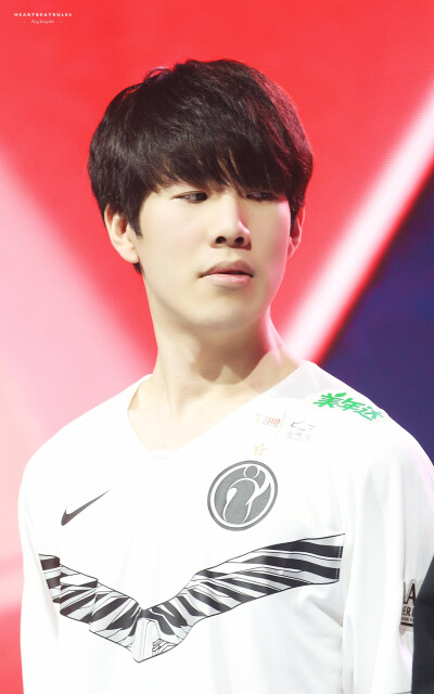 FPX群访 xiaolaohu：自己坦克玩的比较差 第二局没有注意防GANK