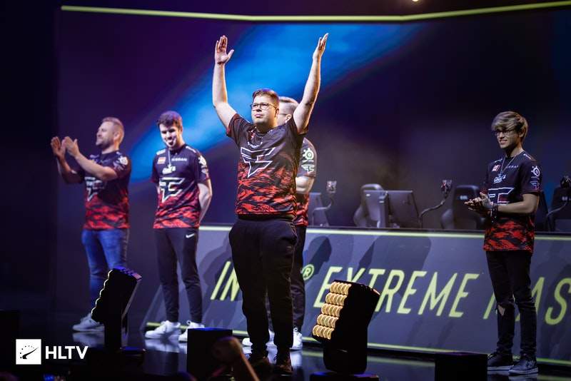 HLE官方：辅助Vsta和打野OnFleek确诊新冠