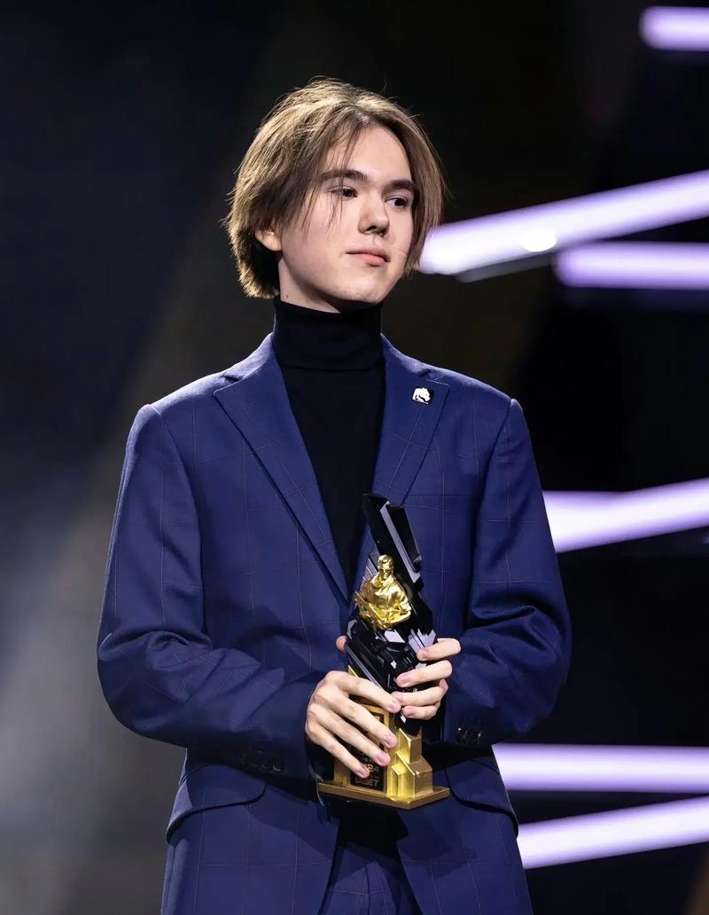 【赛前预告】2025LPL春季赛，1月18日 OMG vs ES