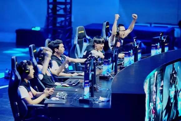 解说预测LNGvsTES，均预测TES将击败LNG晋级胜决